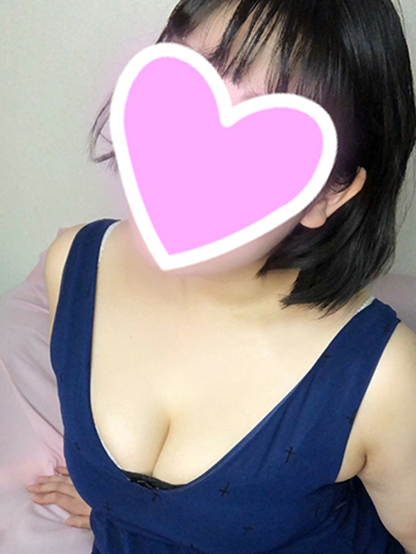 かなで  (素人系エロカワ美女♪)