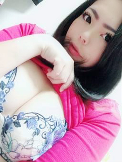 ひびき  (小柄・パイパン・巨乳)