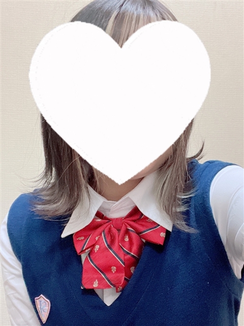 すい  (Gカップ色白美女)