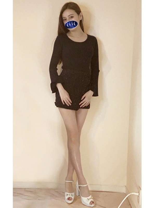 森　七奈  ( 高身長美巨乳美女 )