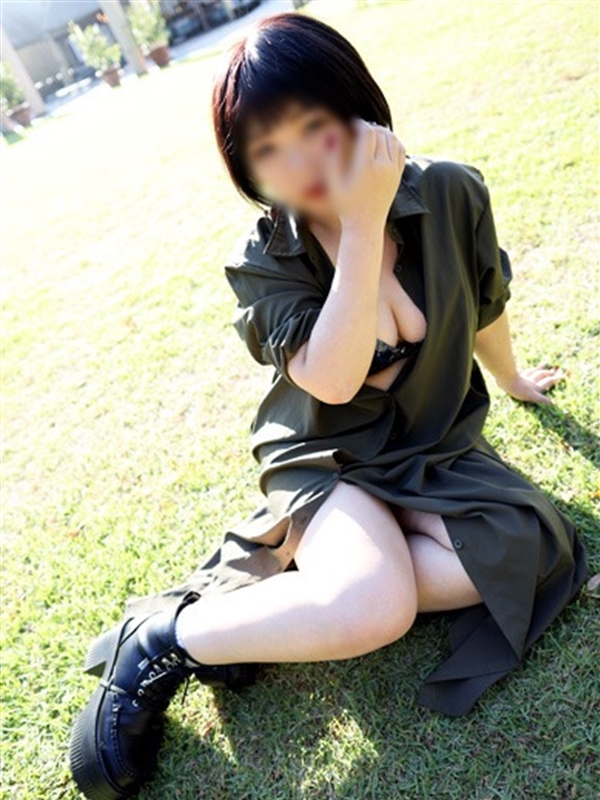こう  (即エロかわ美乳)