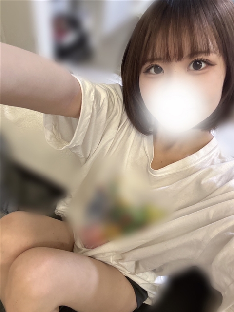もも  (絶対的美少女アイドル)