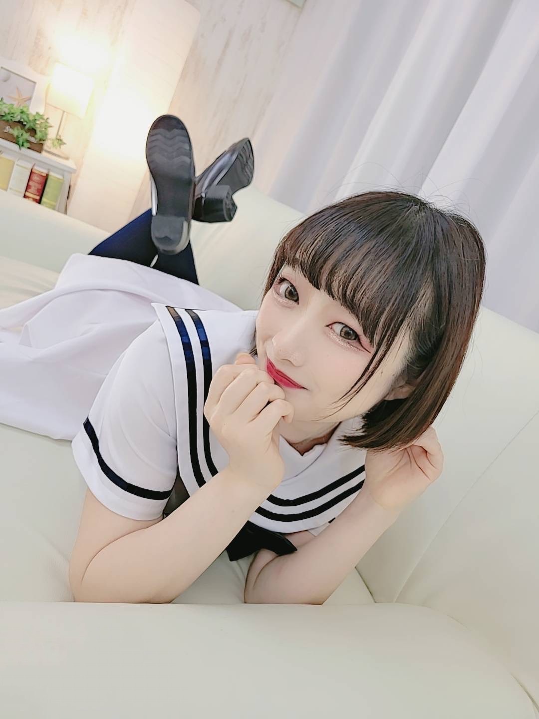 はすみ  (G乳アイドル美少女)