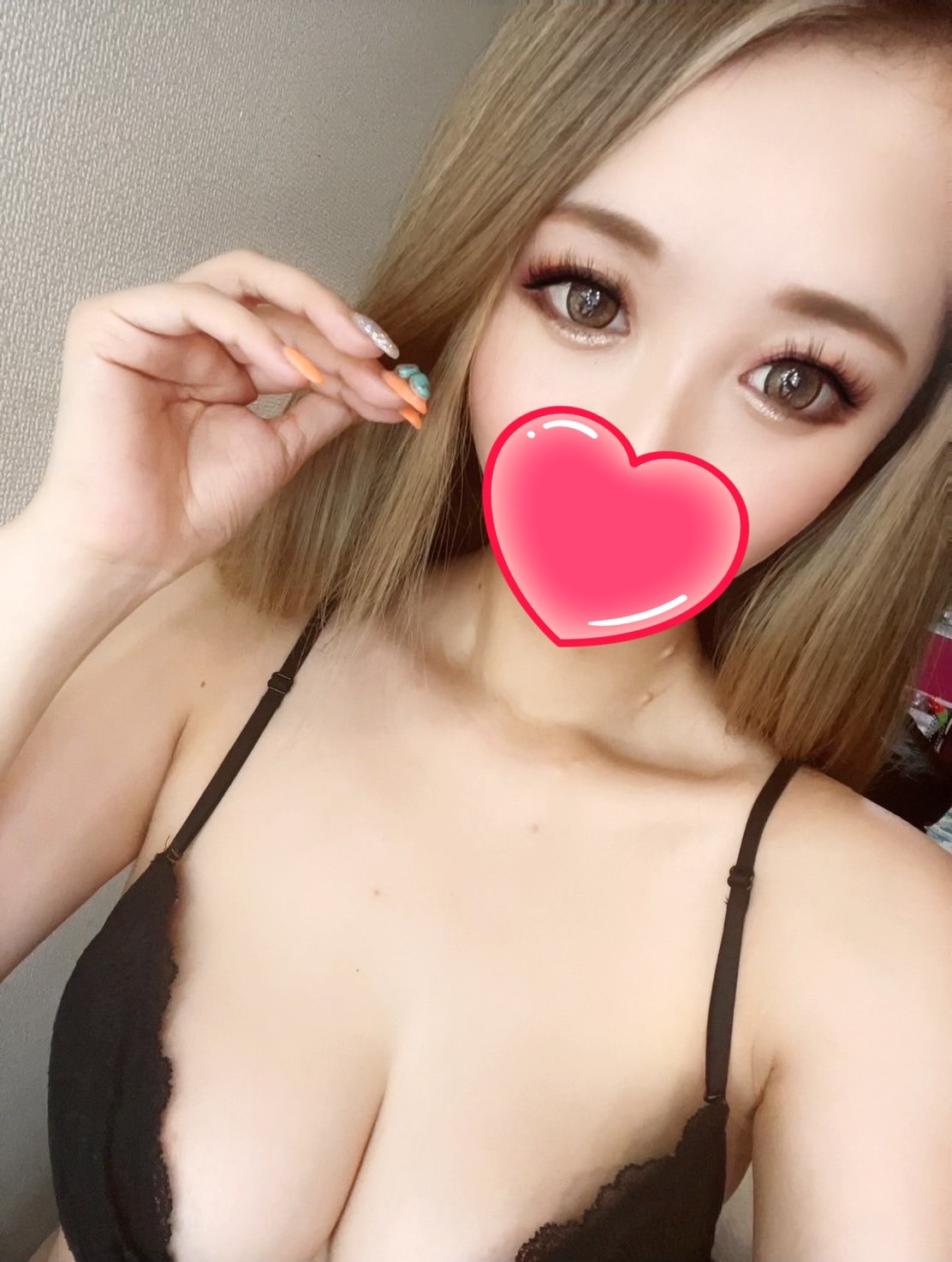 かりな  (Eカップ美乳ギャル)