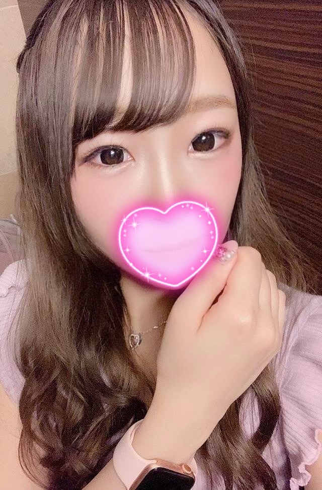 ざくろ  (Fカップ細身美乳)
