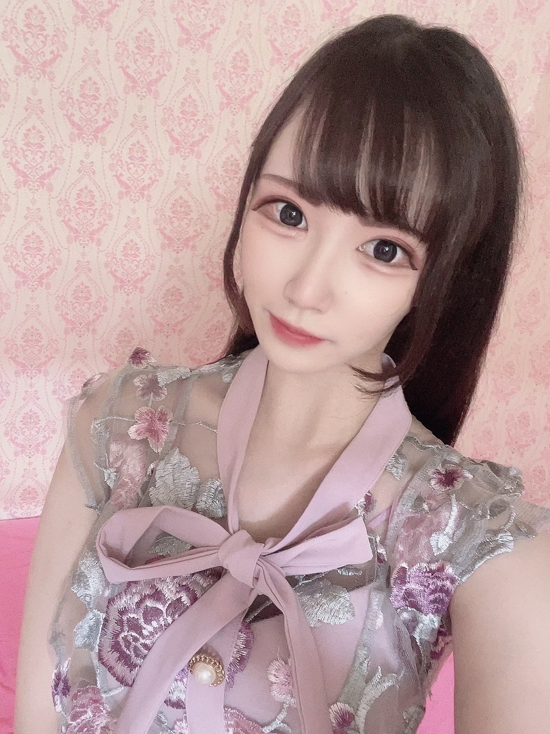 サラ  (国宝級美女)
