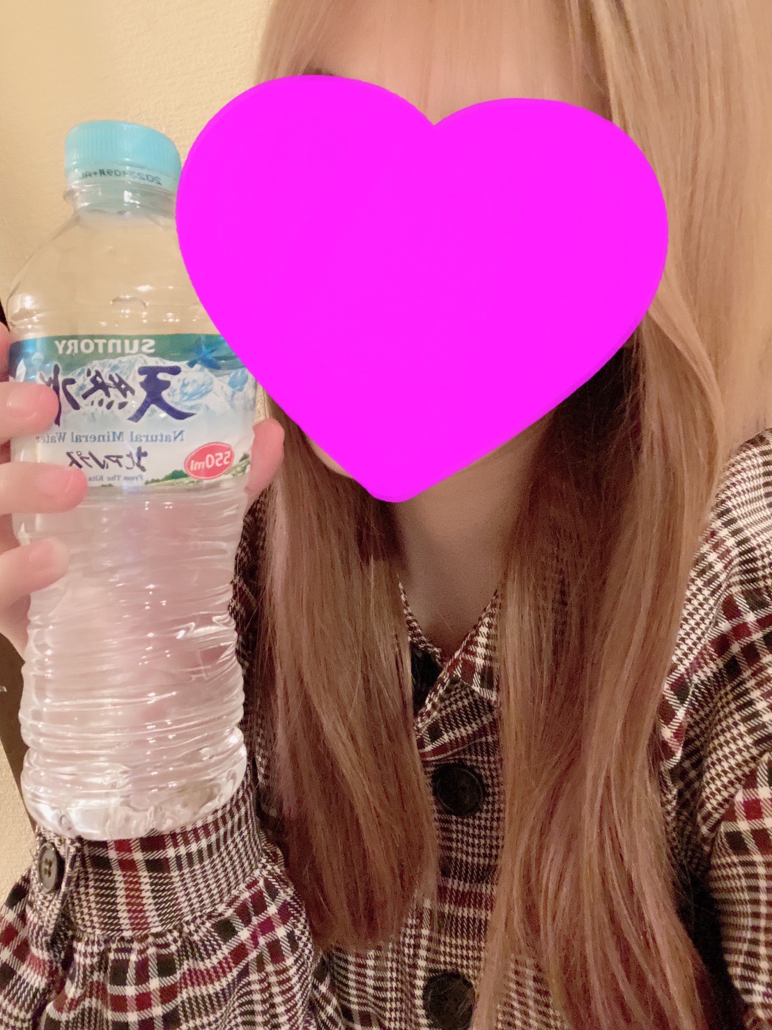 るひ  (E乳モデル級ギャル)