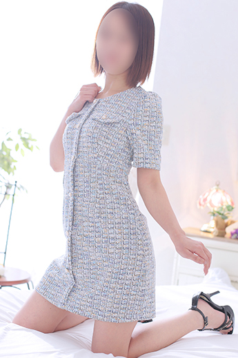 ねね  (細身の美人女性)