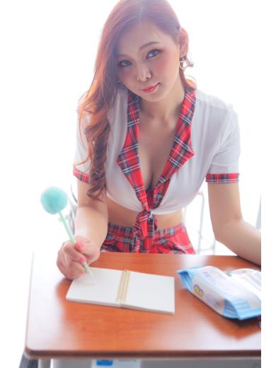 結城みゆな  (魅惑の美巨乳NH)