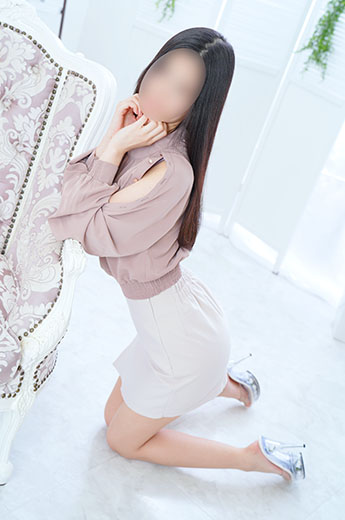 ななせ  (清楚・黒髪・可愛い)