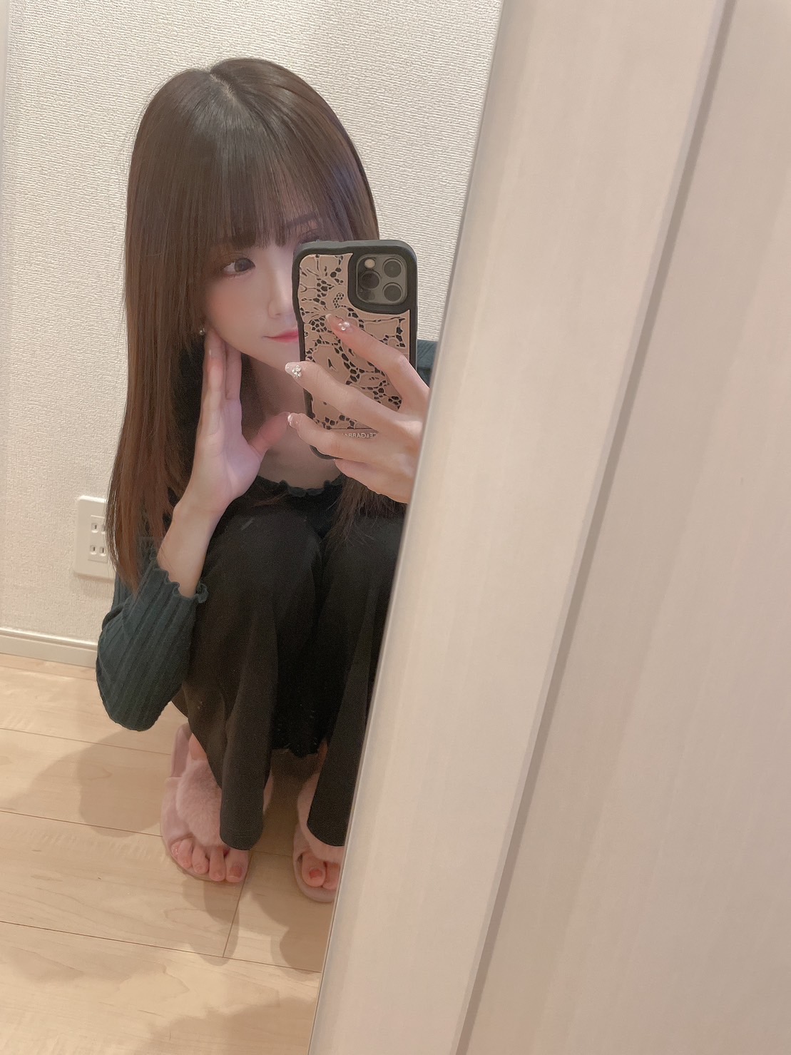 めいみ  (パイパン潮吹き)