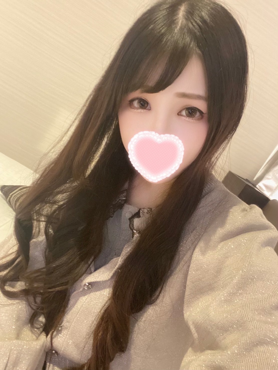 かえら  (清楚で癒し系美女)