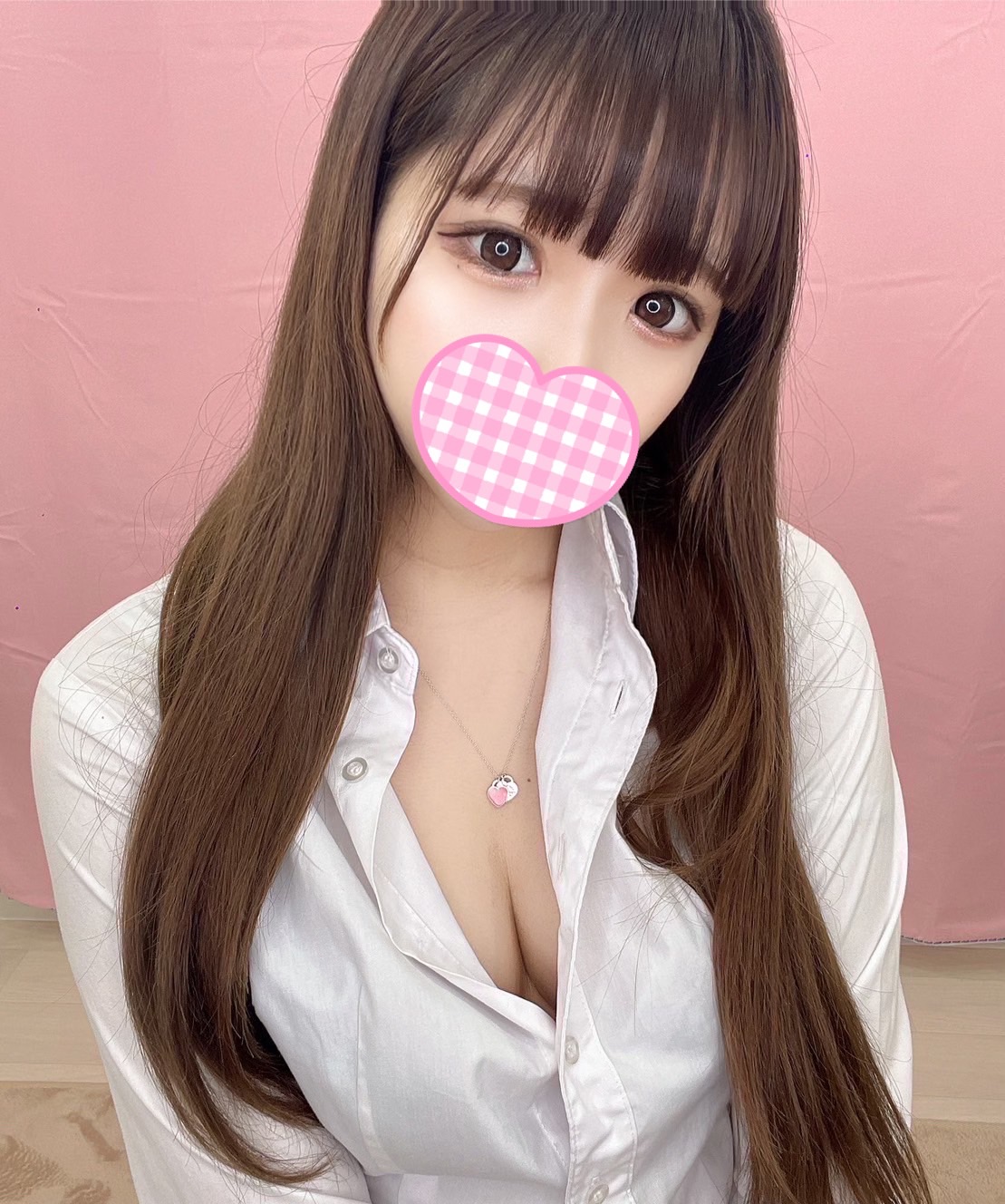もなみ  (Eカップ美乳ギャル)