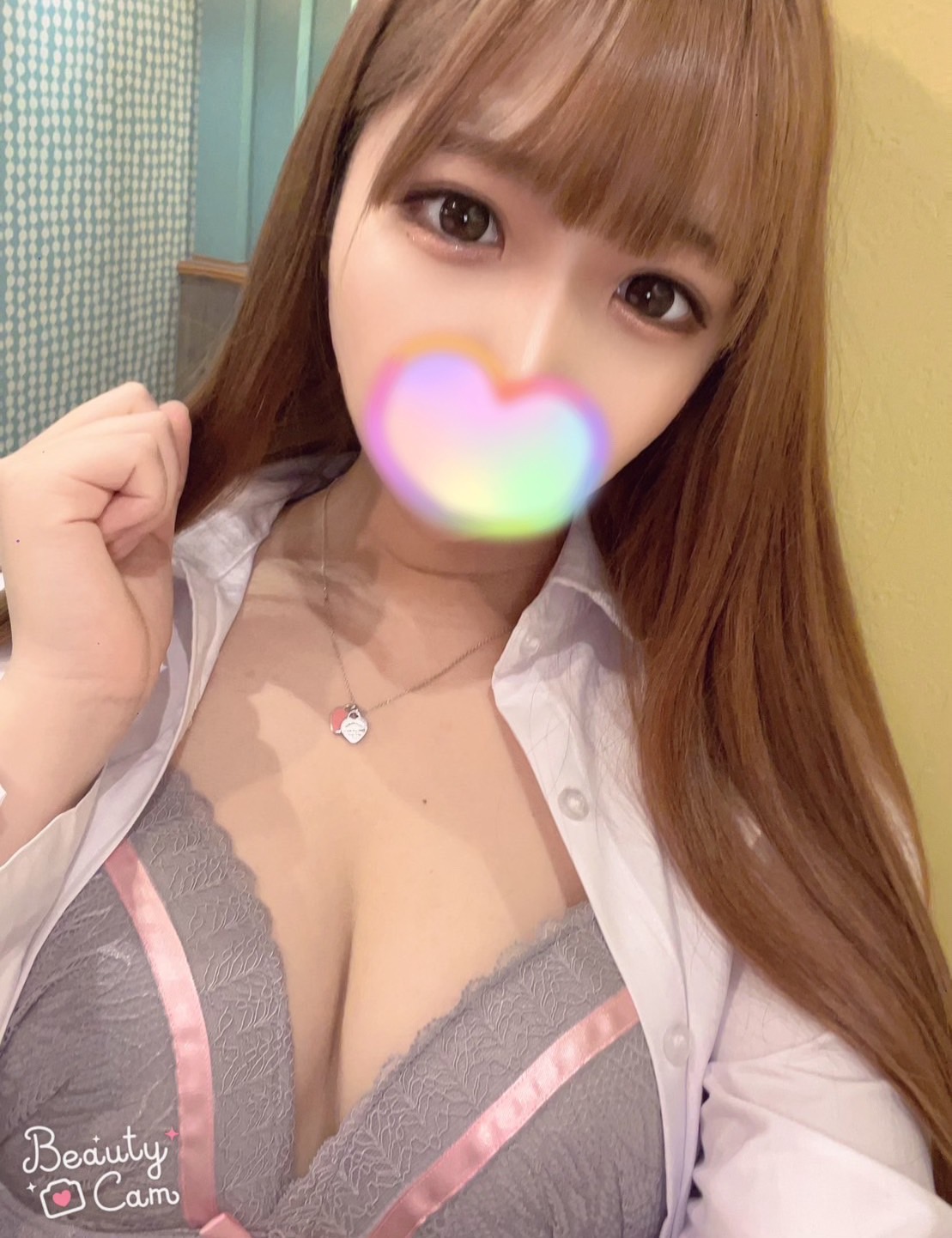 もなみ  (Eカップ美乳ギャル)