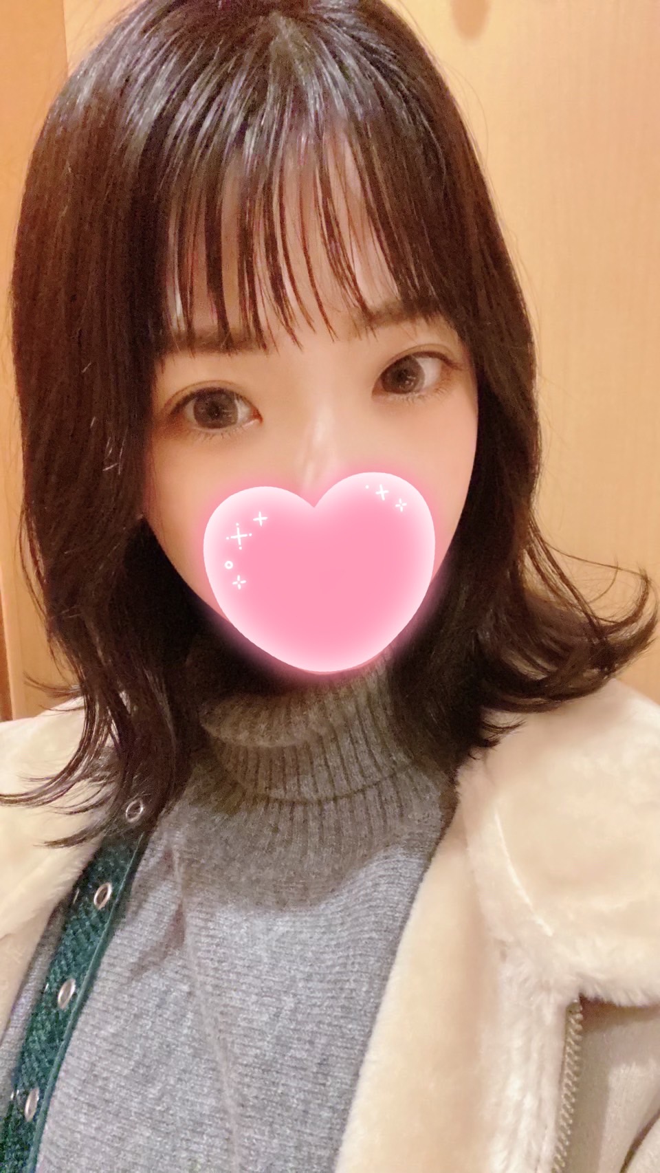えあ  (細身Dカップ潮吹き)