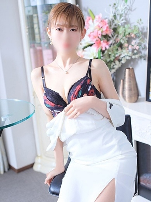 さゆり  (気品溢れる美肌美形妻)