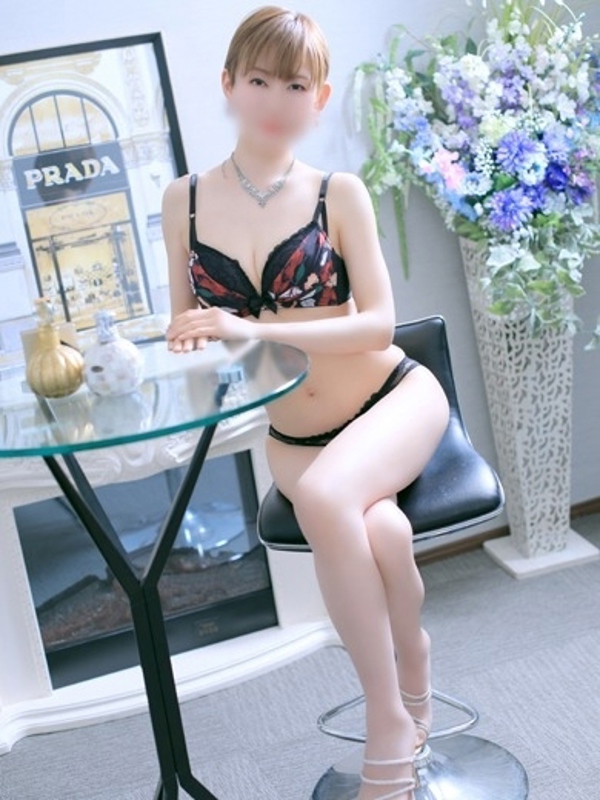 さゆり  (気品溢れる美肌美形妻)