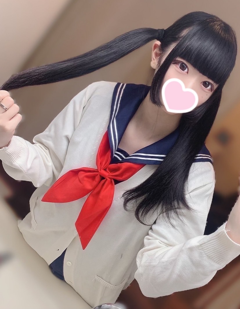 かりん  (極ロリ黒髪美少女)