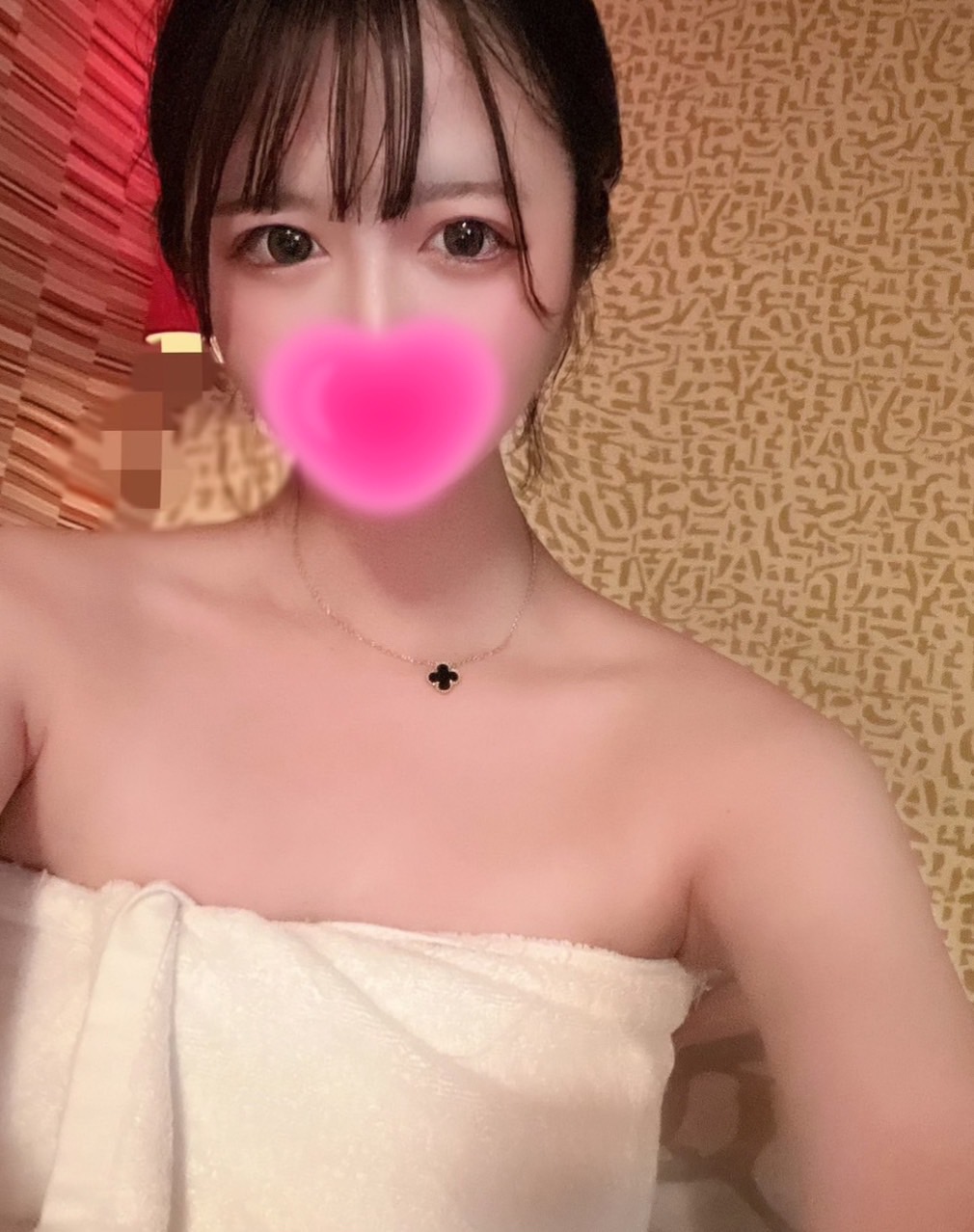 すみれ  (E乳１９さい美少女)