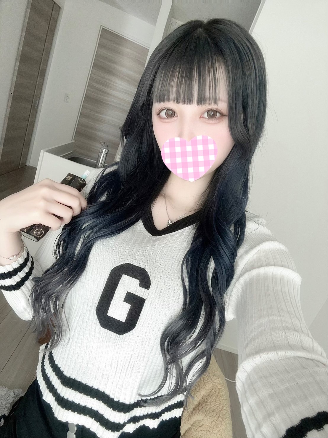 るら  (大洪水潮吹き美少女)