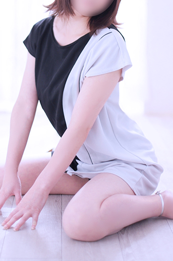 さき  (敏感なM妻、清楚細身)