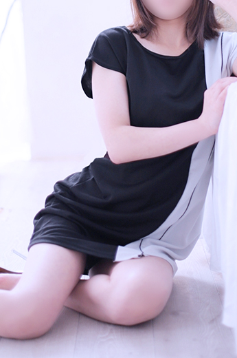 さき  (敏感なM妻、清楚細身)