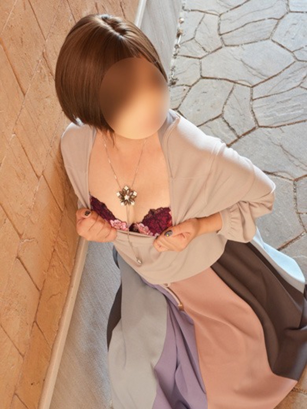 よしの  (即最上級の色気)