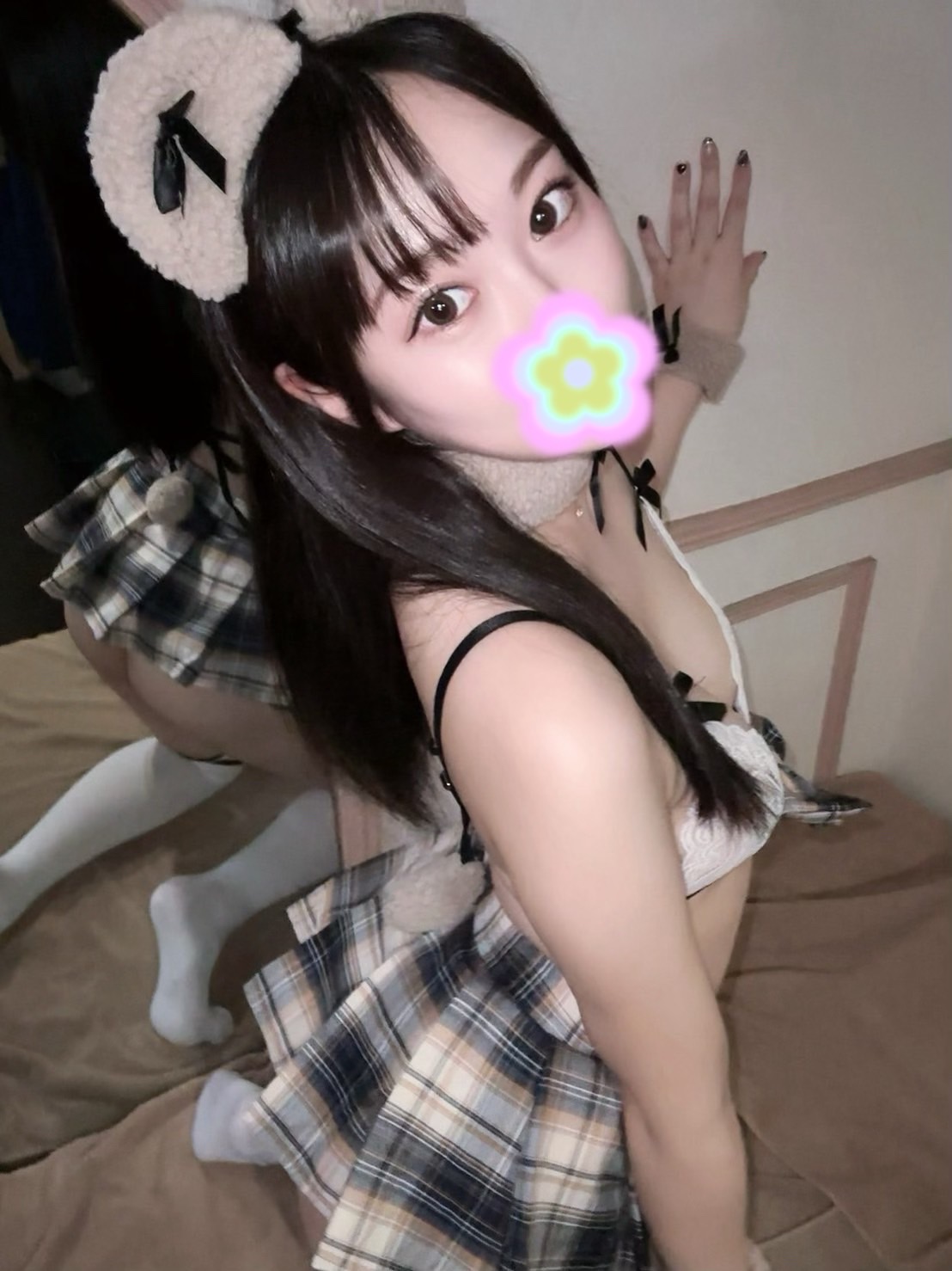 ここ  (Eカップ完璧美女)
