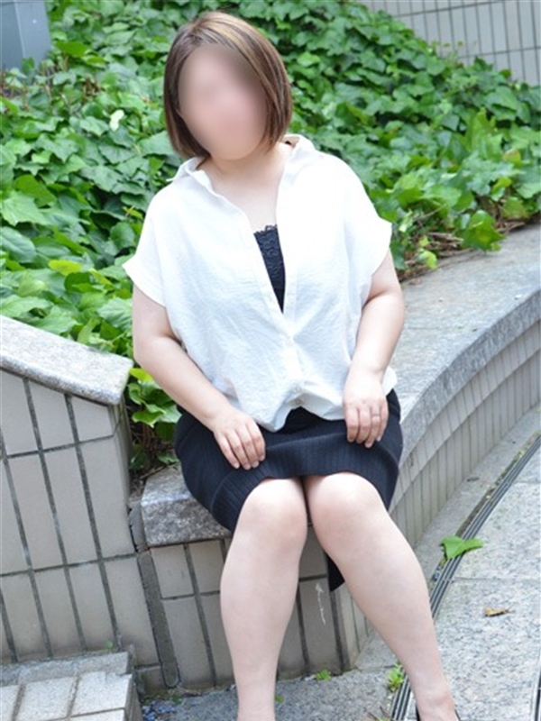 なみ  (即むっちり淫乱爆乳)