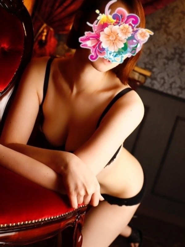 いずみ  (色白美肌の極上ﾎﾞﾃﾞｨ)