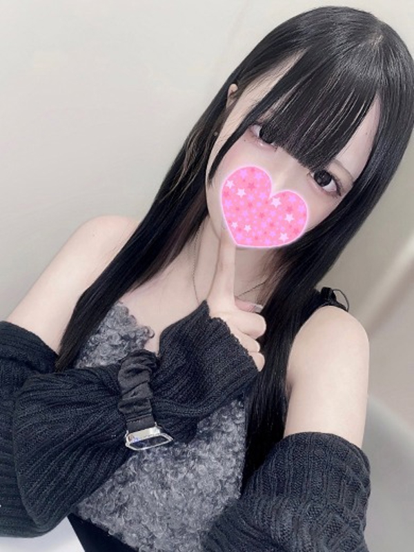 にこる  (黒髪ヤリマン美少女)