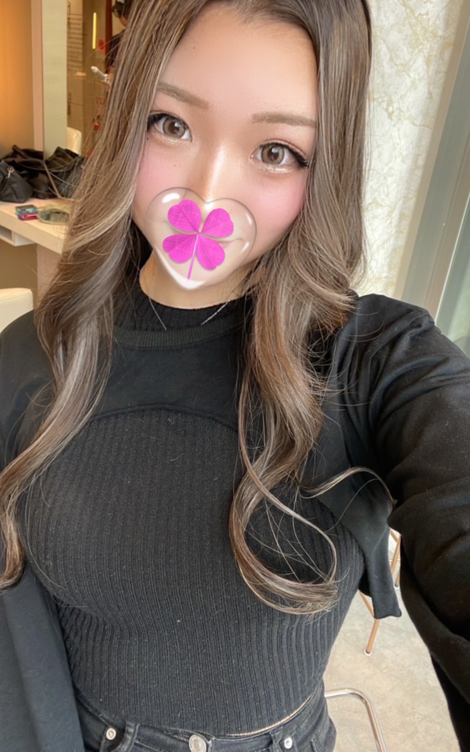 しおん  (細身パイパン美女)