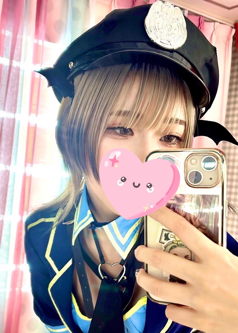 れん  (細身19才ロリ美少女)