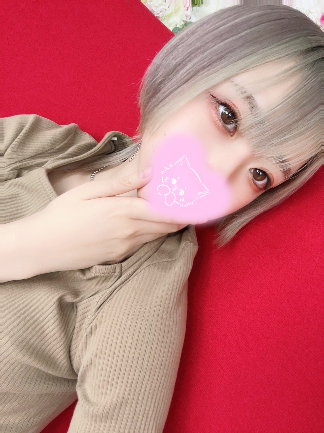 れん  (細身19才ロリ美少女)