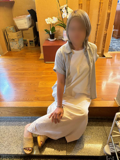 栗花落(つゆり)さん  (欲情させるクビレと瞳)