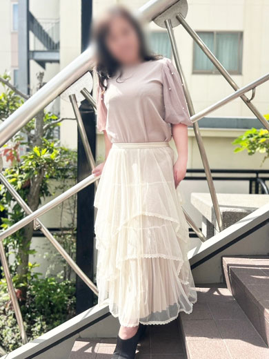 るり  (Fカップの巨乳妻)