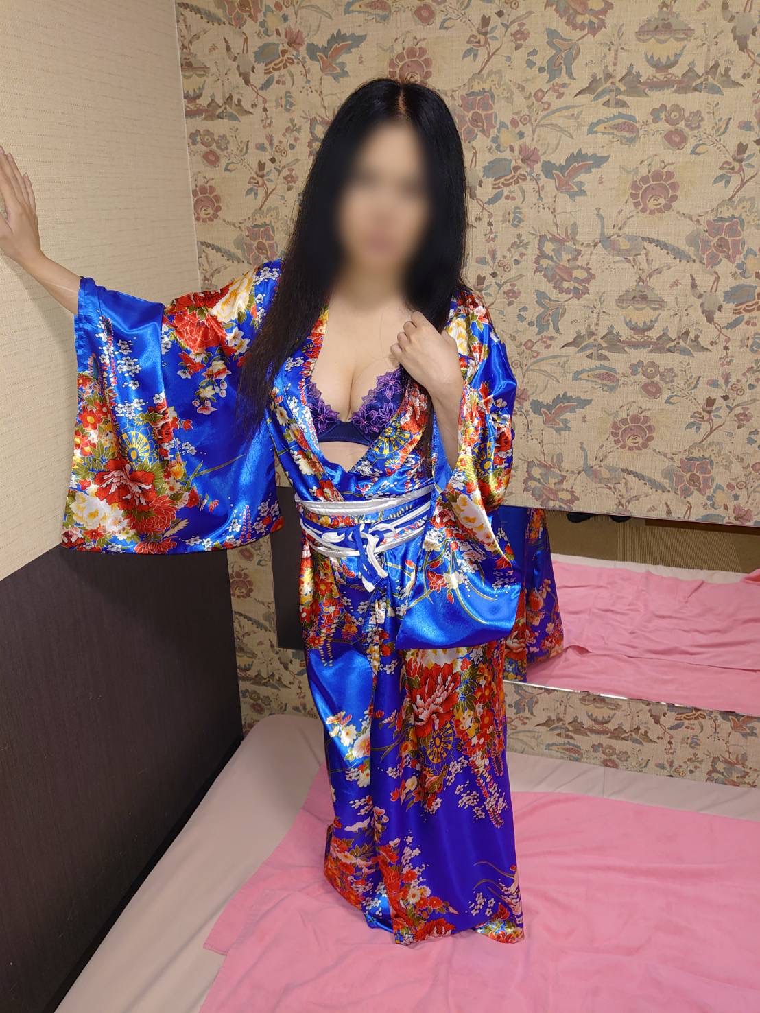 みやび  (新人スレンダー爆乳)