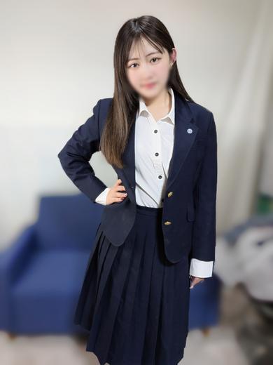 りん☆18歳の女優系美人ナース