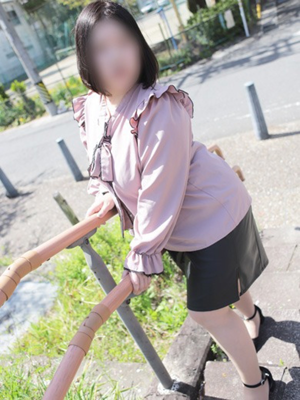 きとみ  (即黒髪素人妻)