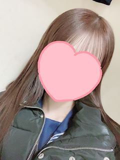 まとい  (黒髪の正統派美少女)