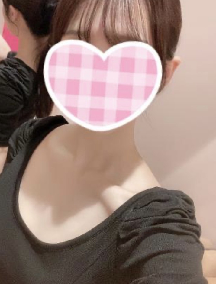 まとい  (黒髪の正統派美少女)