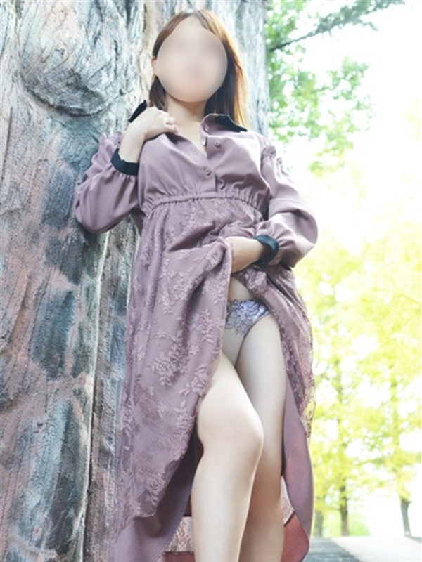 ひな【美魔女】