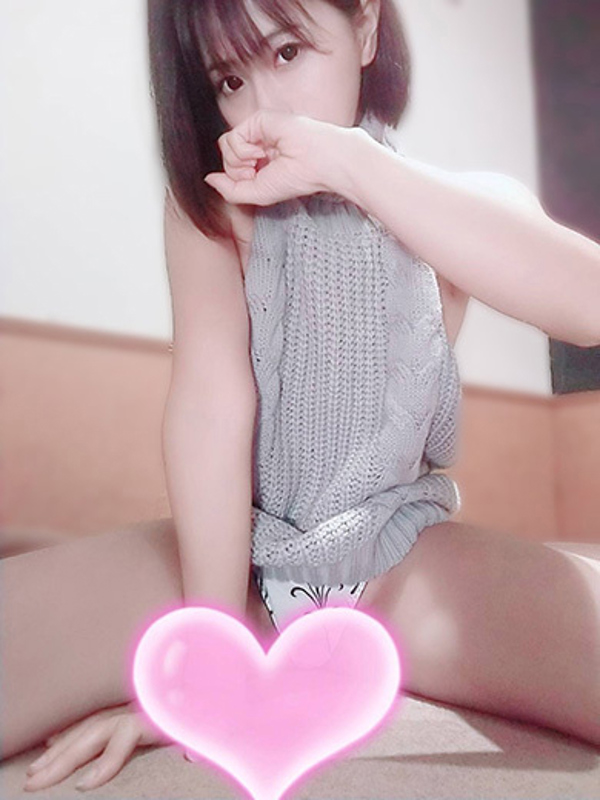 りお  (スレンダーな淫乱奥様)