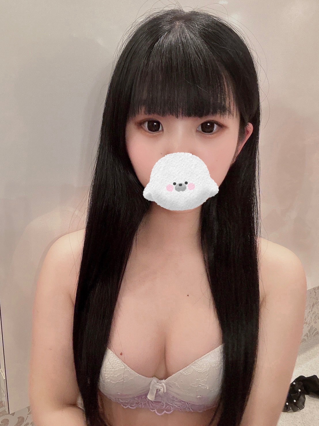 りつ  (幼顔ミニロリ１９さい)