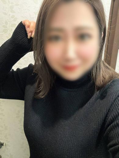 みつみ  (完全素人癒し系OL)