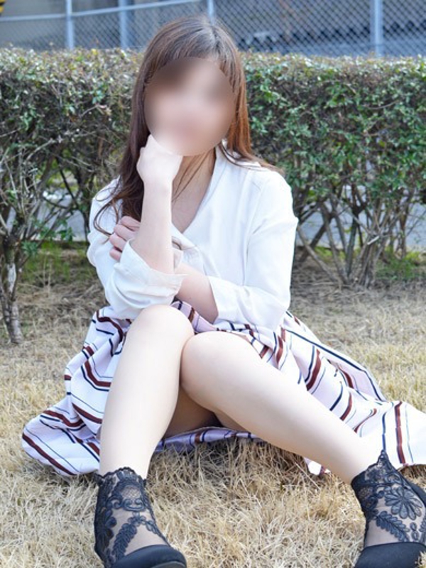 あいな  (即淫乱美白美人)