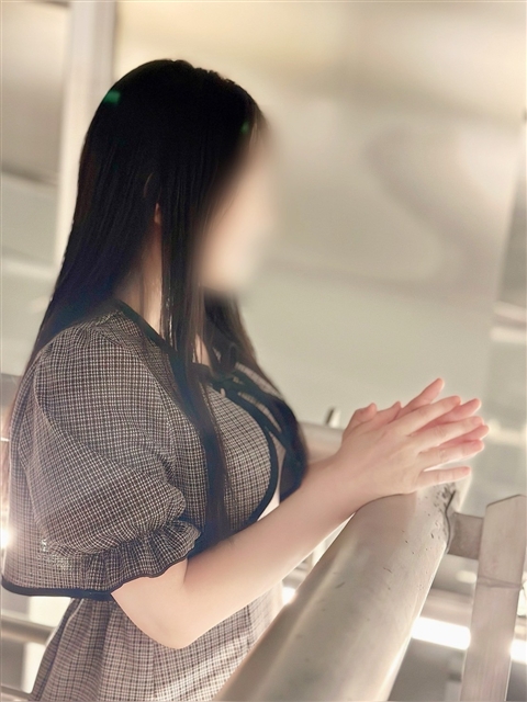 小川 まみ  (美魔女ミセスの誘惑)