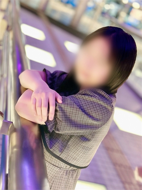 小川 まみ  (美魔女ミセスの誘惑)