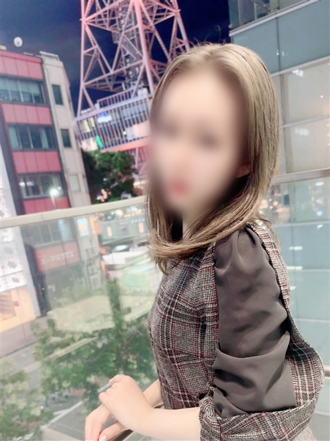 西内 ひとみ  (好き…キスが好き)