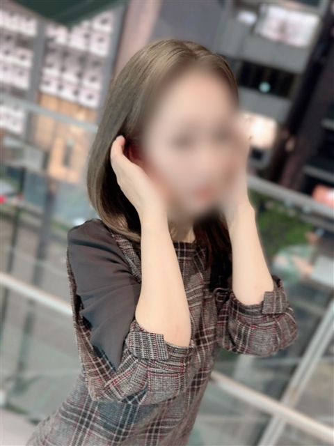 西内 ひとみ  (好き…キスが好き)
